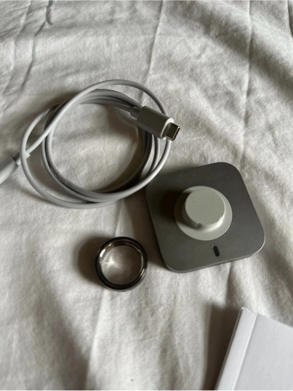 Discrete Black Smart Ring with Activity & Sleep Monitoring